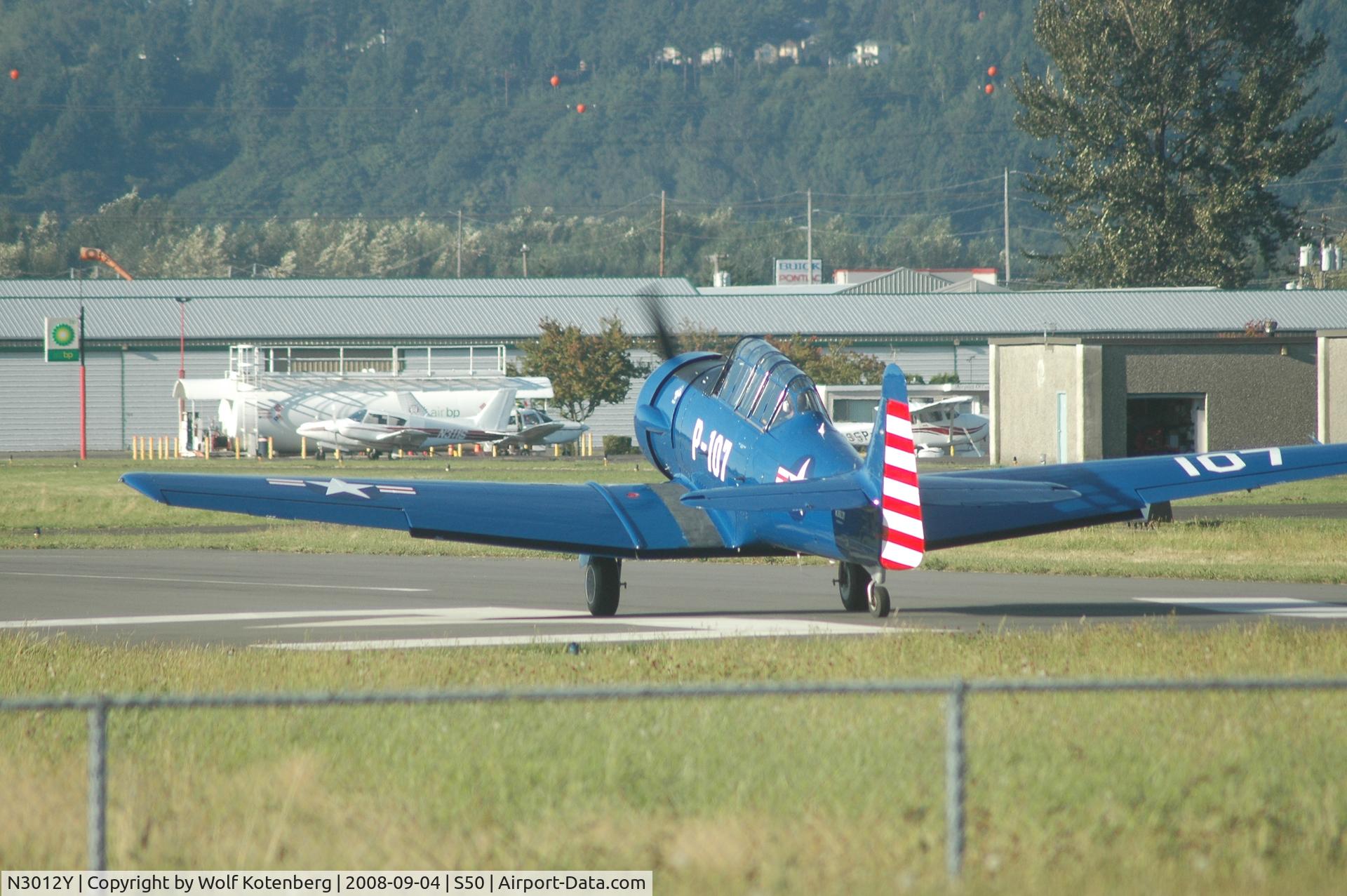 N3012Y, 1943 North American AT-6 C/N 412223, off we go...........