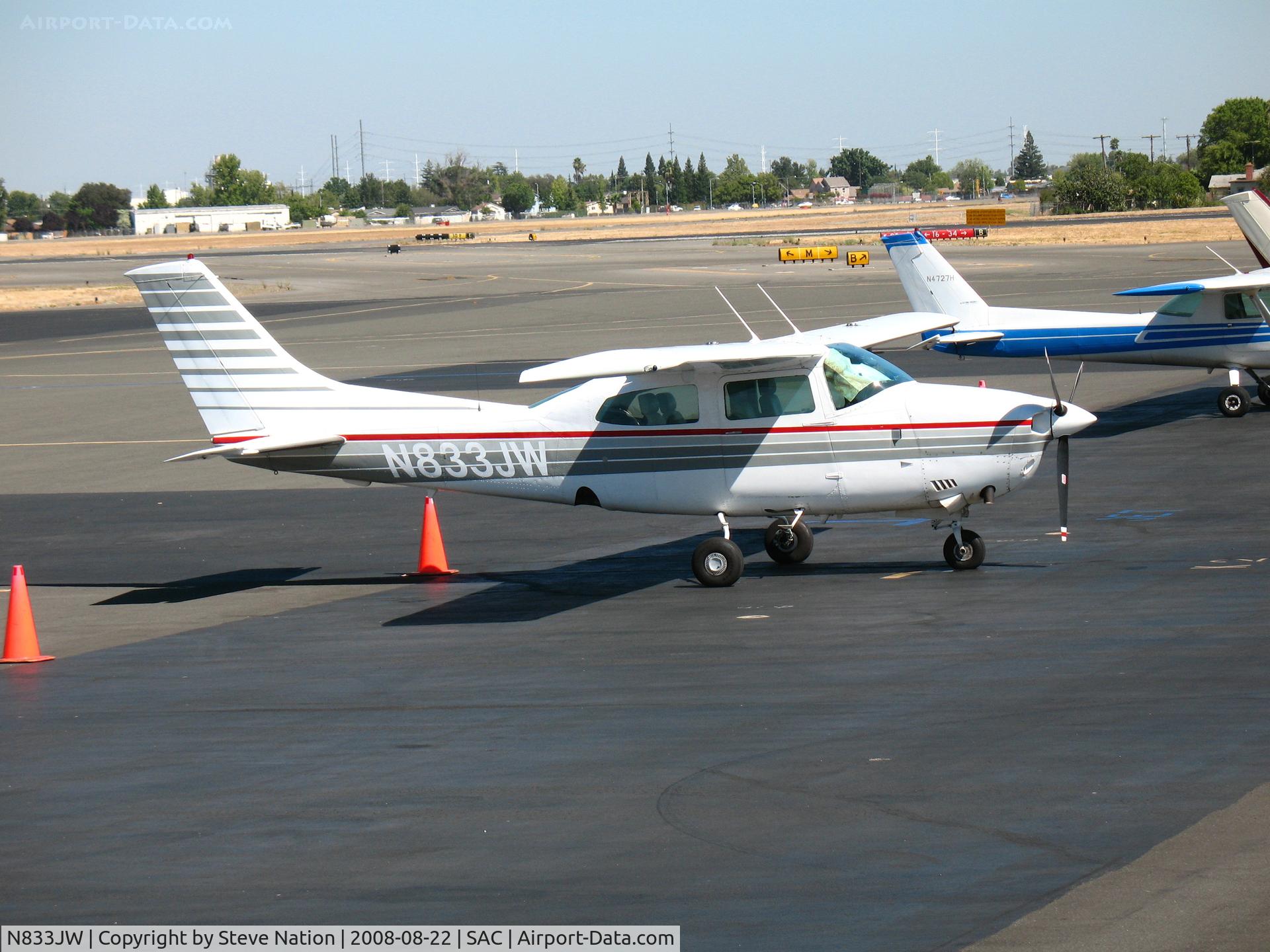 N833JW, Cessna T210M Turbo Centurion C/N 21062160, Santa Maria, CA-based Cessna T210M @ Sacramento Exec Airport, CA