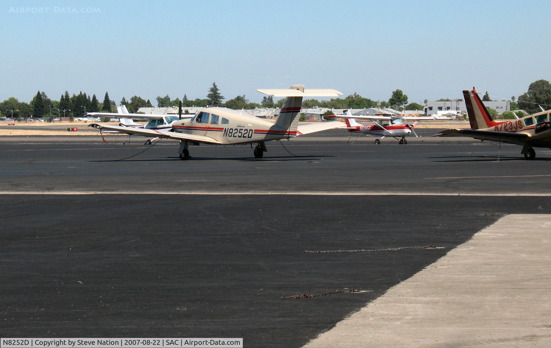 N8252D, 1982 Piper PA-28RT-201T Arrow IV C/N 28R-8331011, Gardnerville, NV-based 1982 Piper PA-28RT-201T @ Sacramento Exec, CA
