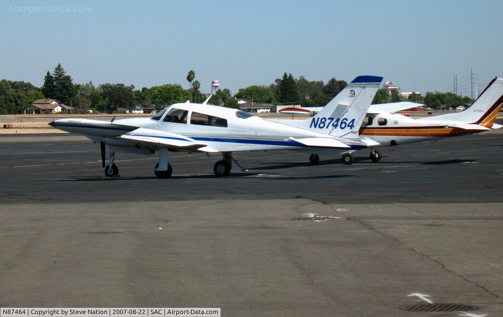N87464, 1975 Cessna 310R C/N 310R0576, 1975 Cessna 310R @ Sacramento Exec, CA