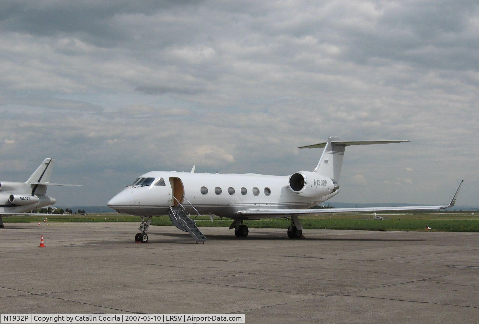 N1932P, 2003 Gulfstream Aerospace G-IV C/N 1514, Charter flight to SCV