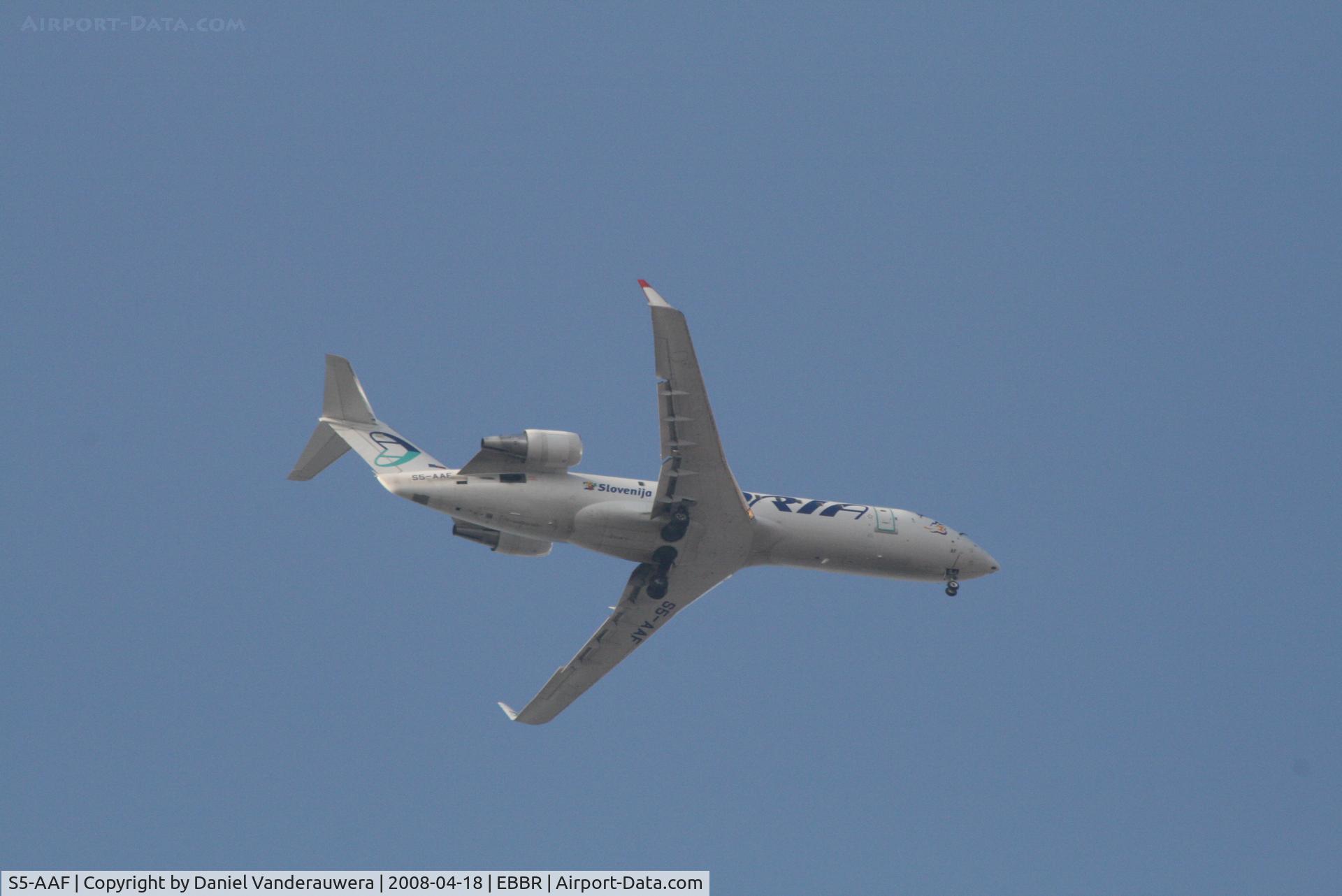 S5-AAF, 1998 Canadair CRJ-200LR (CL-600-2B19) C/N 7272, on approach to rwy EBBR