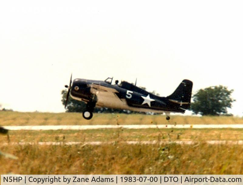N5HP, 1945 General Motors (Grumman) FM-2 Wildcat C/N 5835, Howard Pardue and his Wildcat at Denton, TX
