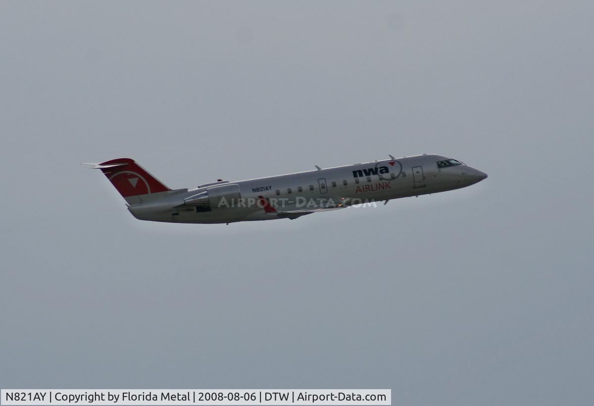 N821AY, 2005 Bombardier CRJ-200LR (CL-600-2B19) C/N 8021, Pinnacle CRJ-200
