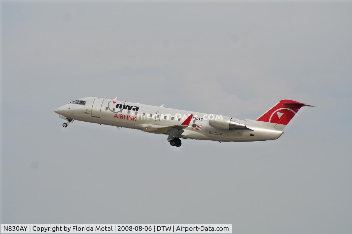 N830AY, 2005 Bombardier CRJ-200ER (CL-600-2B19) C/N 8030, Pinnacle CRJ-440