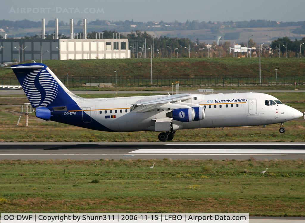 OO-DWF, 1998 British Aerospace Avro 146-RJ100 C/N E3332, Landing rwy 14R