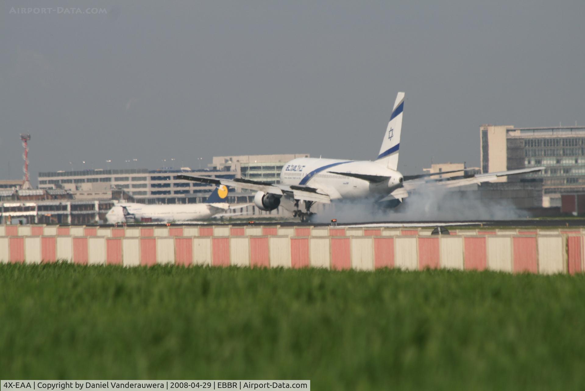 4X-EAA, 1983 Boeing 767-258 C/N 22972, Landing on rwy 25L