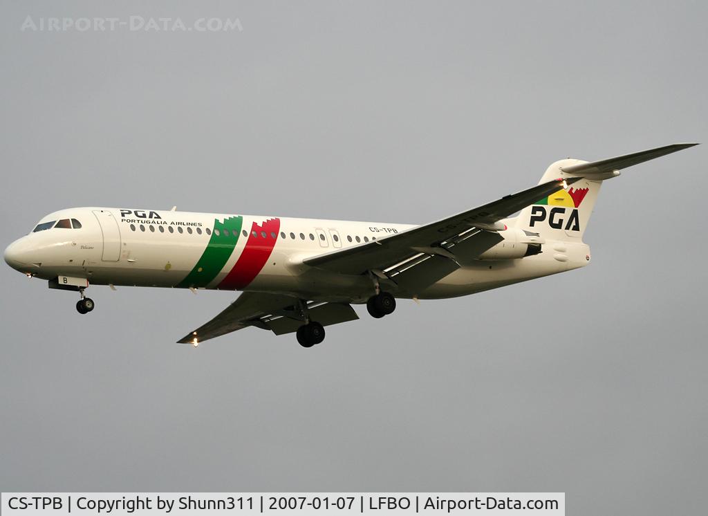 CS-TPB, 1990 Fokker 100 (F-28-0100) C/N 11262, Landing rwy 32L