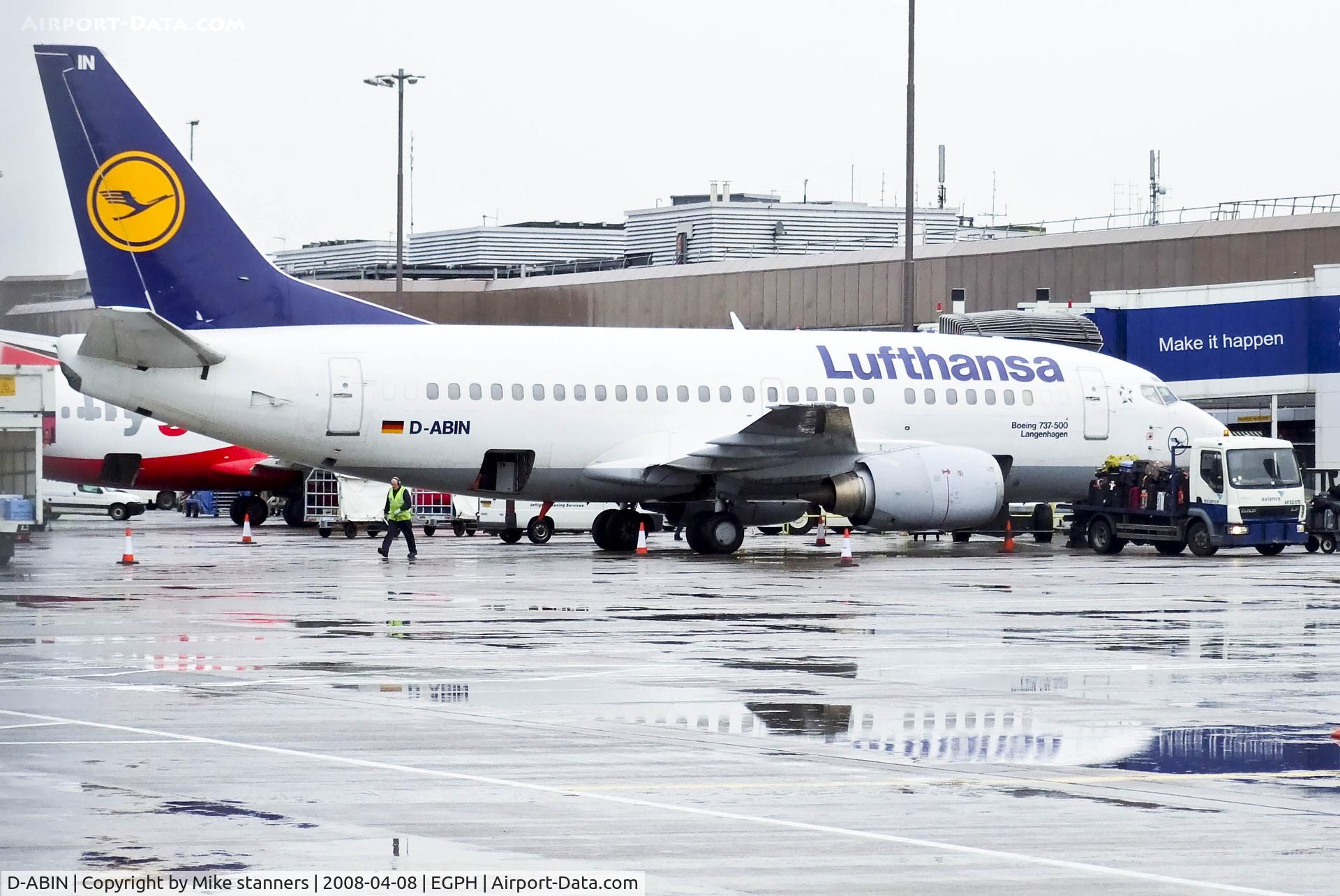 D-ABIN, 1991 Boeing 737-530 C/N 24938, Lufthansa B737 At a wet Edinburgh airport