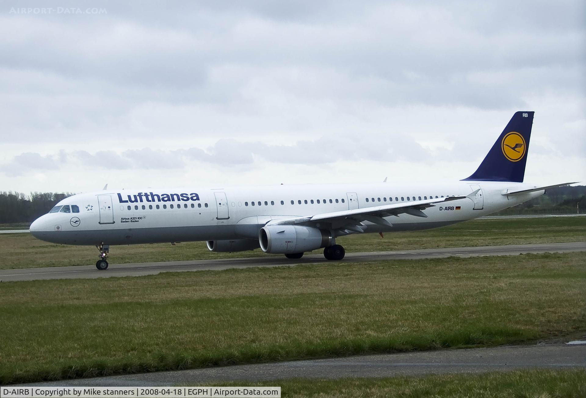 D-AIRB, 1993 Airbus A321-131 C/N 0468, Lufthansa A321 Taxiing to rwy06 at Edinburgh airport