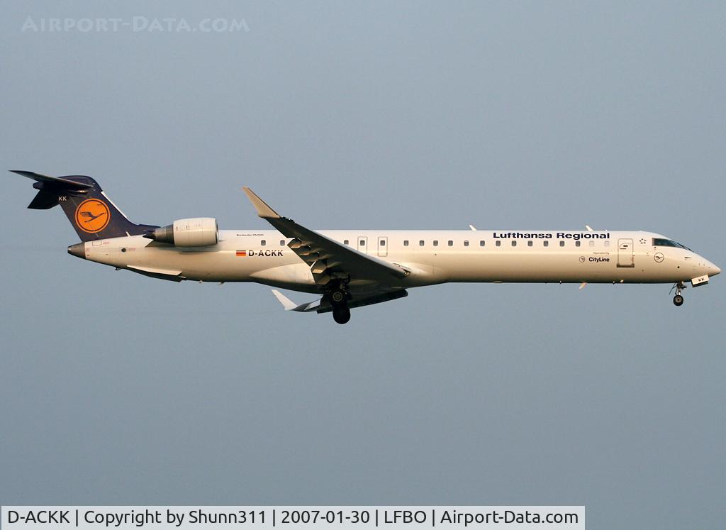 D-ACKK, 2006 Bombardier CRJ-900LR (CL-600-2D24) C/N 15094, Landing rwy 14R
