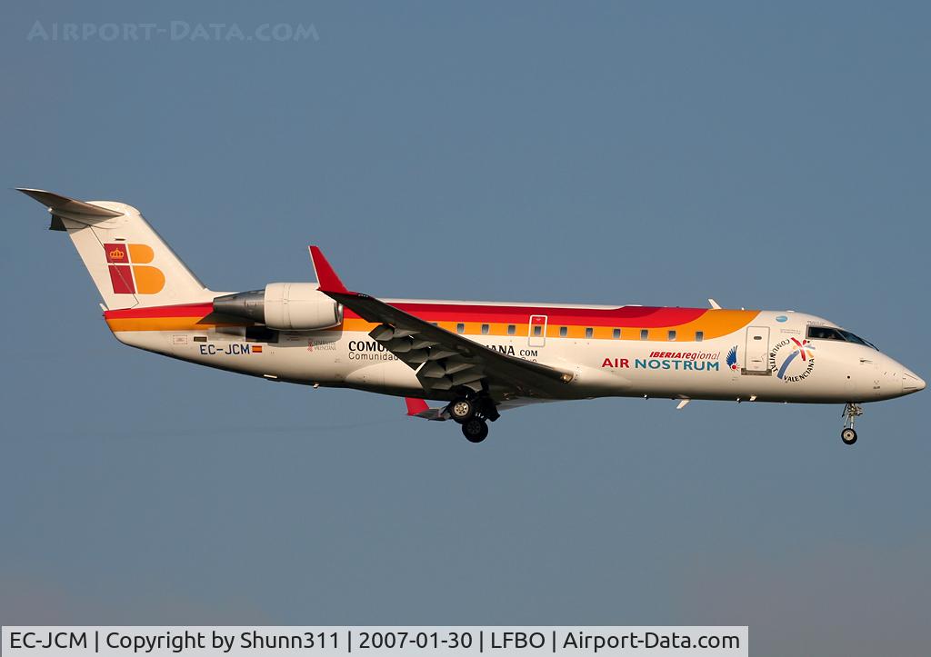 EC-JCM, 2004 Bombardier CRJ-200ER (CL-600-2B19) C/N 7981, Landing rwy 14R