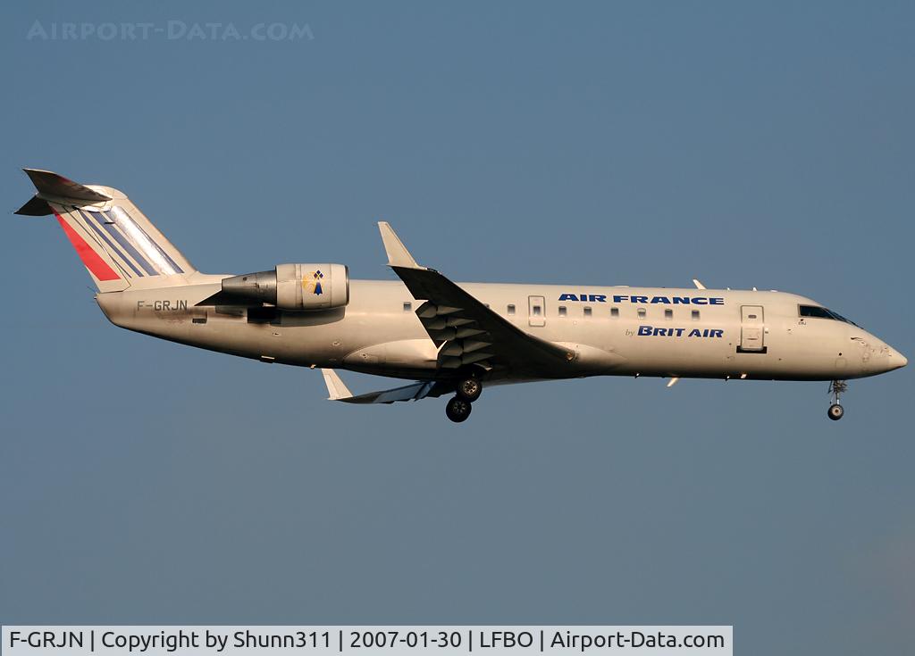 F-GRJN, 1998 Canadair CRJ-100ER (CL-600-2B19) C/N 7262, Landing rwy 14R with old logo