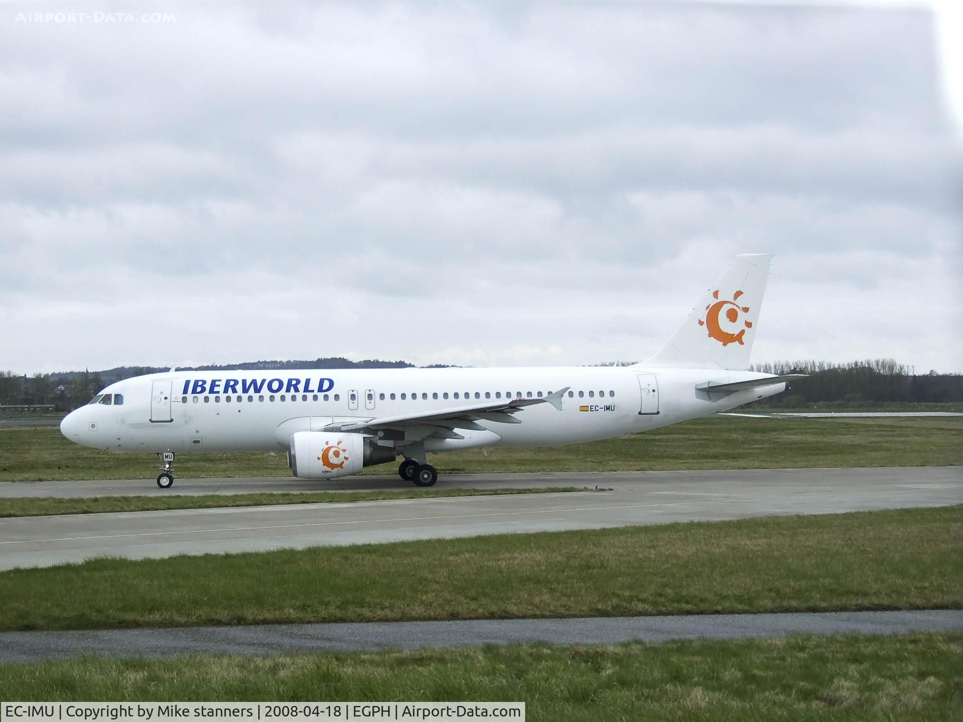 EC-IMU, 1999 Airbus A320-214 C/N 1130, Iberworld A320 Taxiing to rwy06 at EDI