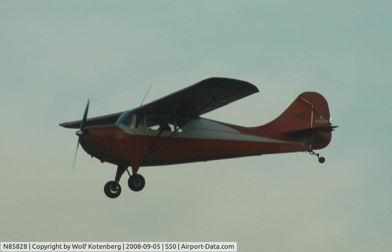 N85828, Aeronca 11AC Chief C/N 11AC-246, on final, late afternoon