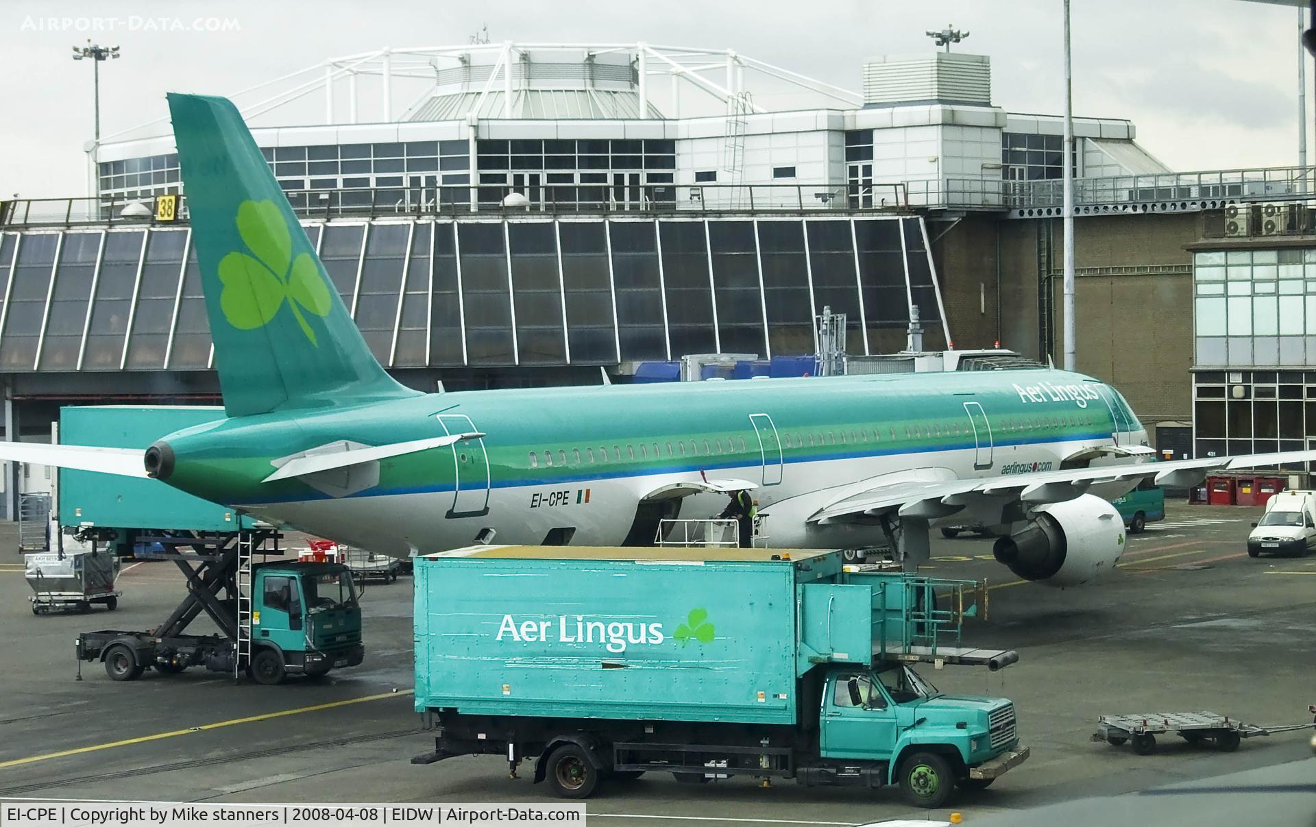 EI-CPE, 1998 Airbus A321-211 C/N 0926, Aer lingus A321 at its home base