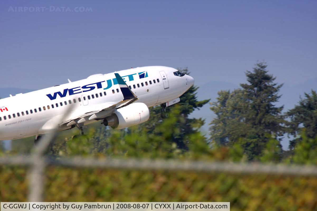 C-GGWJ, 2007 Boeing 737-7CT C/N 35503, Departing Abbotsford