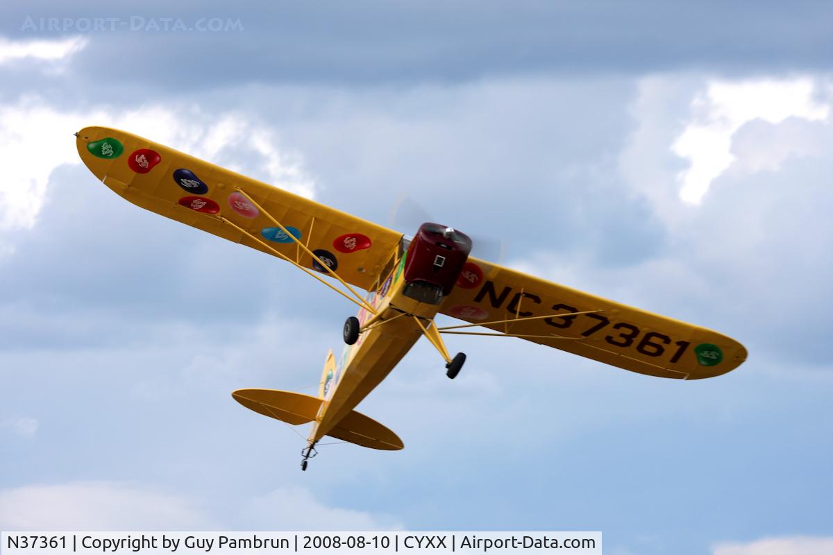 N37361, 1941 Interstate S-1A-65F Cadet C/N 204, Departing Abbotsford
