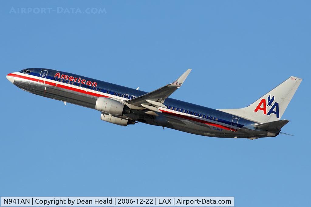 N941AN, 2000 Boeing 737-823 C/N 29534, American Airlines N941AN (FLT AAL2452) climbing out from RWY 25R enroute to Dallas/Fort Worth Int'l (KDFW).