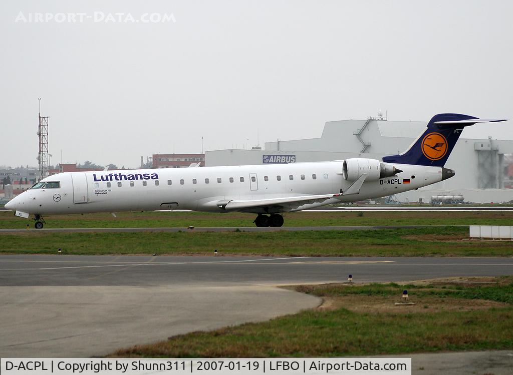 D-ACPL, 2002 Canadair CRJ-701ER (CL-600-2C10) Regional Jet C/N 10076, Rolling holding point rwy 32R for departure