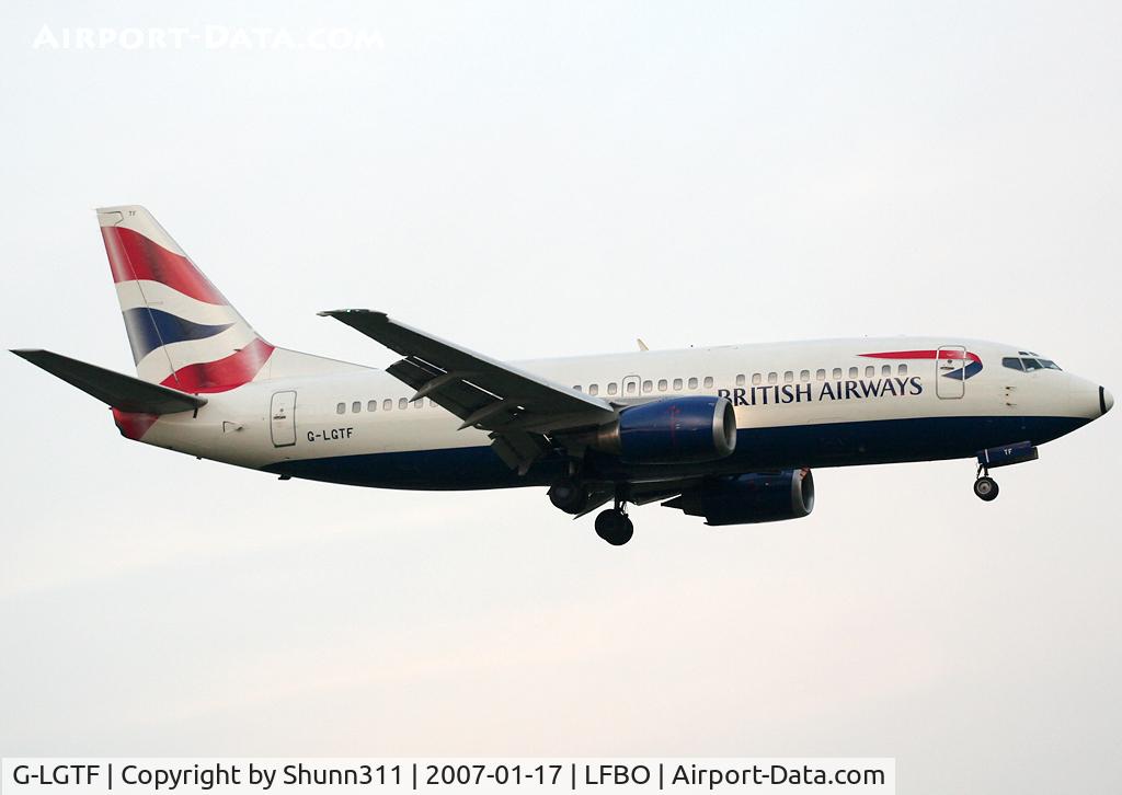G-LGTF, 1990 Boeing 737-382 C/N 24450, Landing rwy 14R