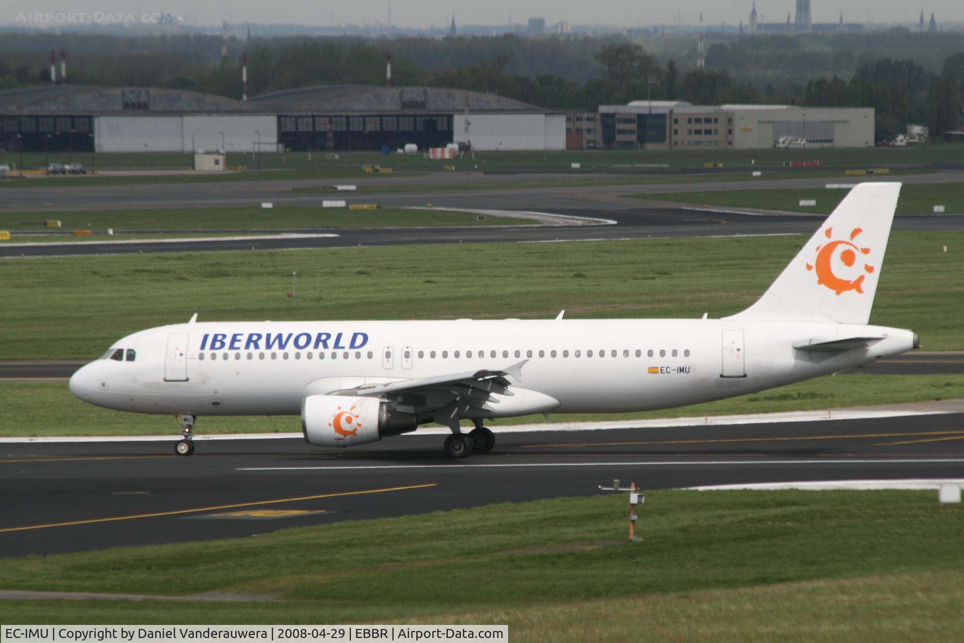 EC-IMU, 1999 Airbus A320-214 C/N 1130, arrival of flight FQ2643 to rwy 25L