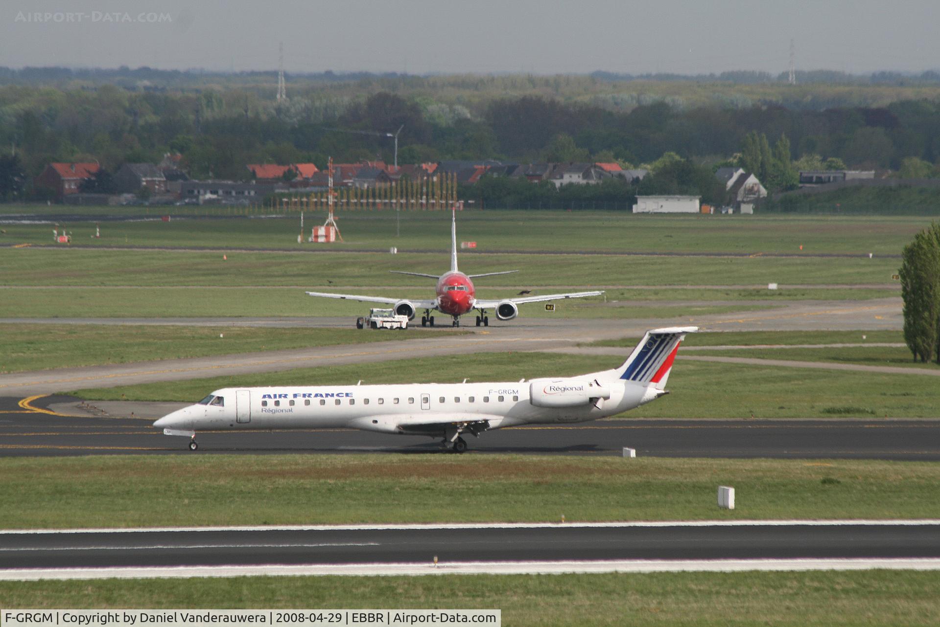 F-GRGM, 2001 Embraer EMB-145EU (ERJ-145EU) C/N 145418, flight AF3212 is taxiing to gate from end of rwy 25L