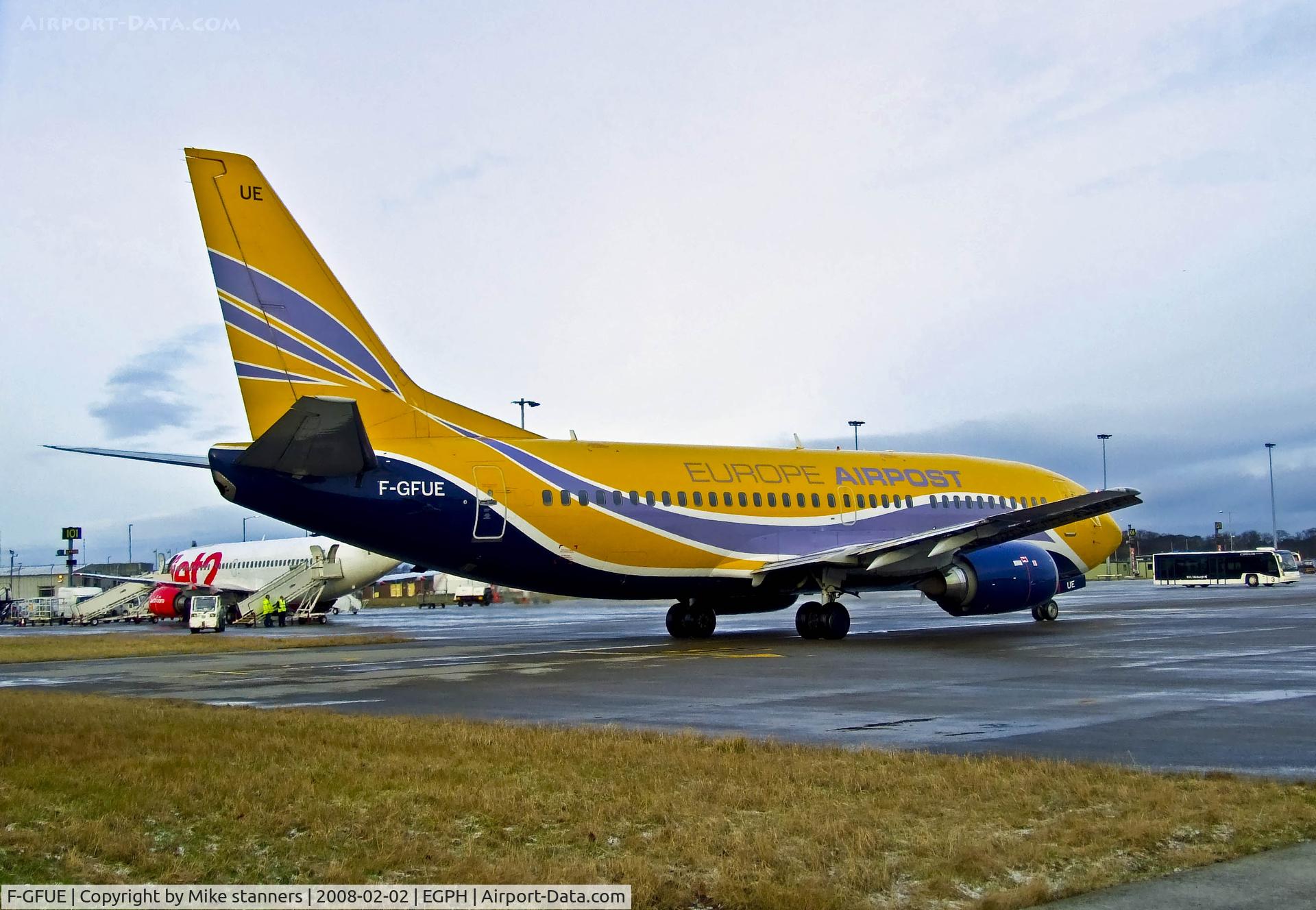 F-GFUE, 1989 Boeing 737-3B3QC C/N 24387, Airpost B737 on push back for starting at EDI