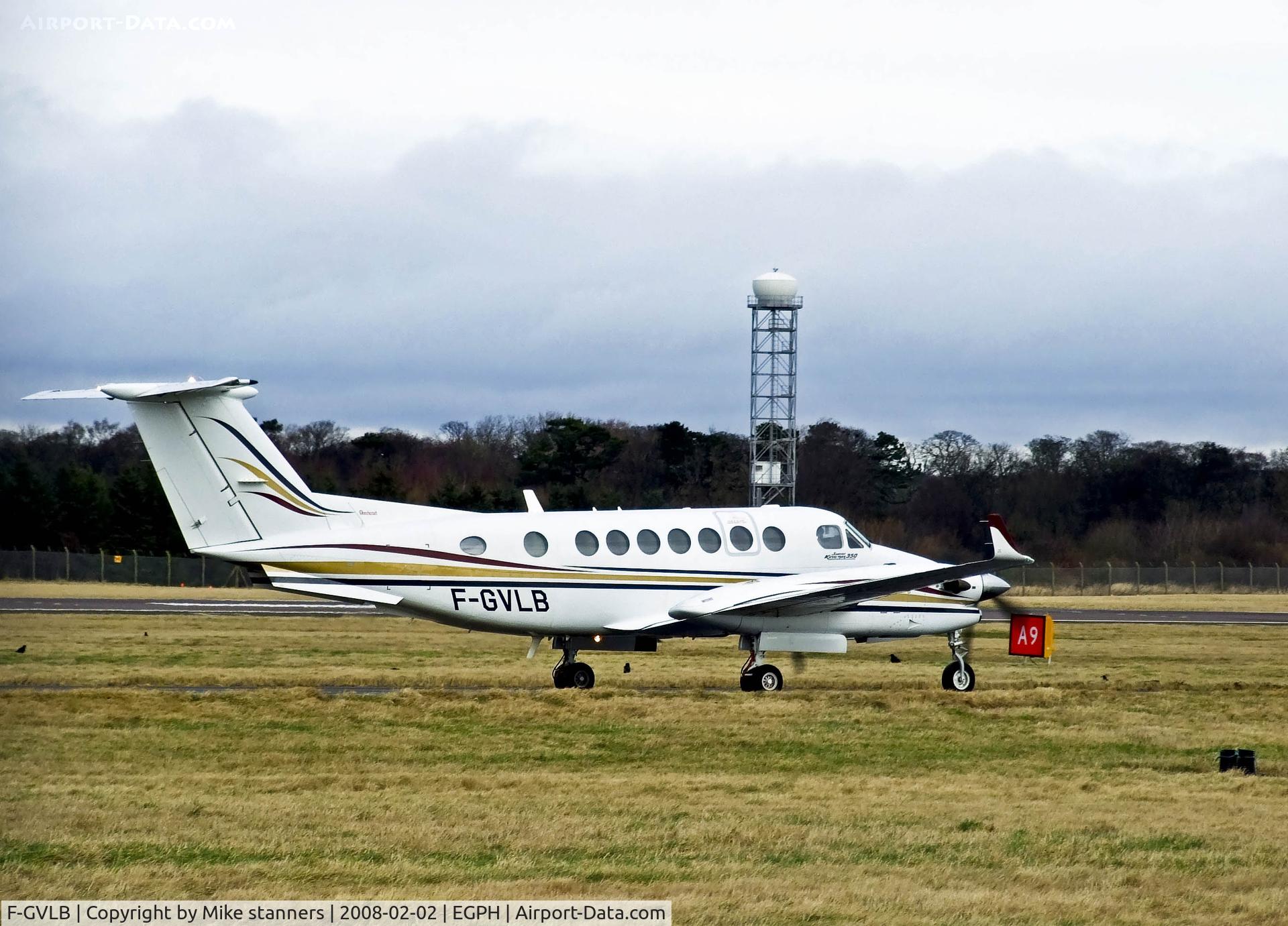 F-GVLB, 2000 Beech Super King Air 350 C/N FL-300, Super king air 350 at EDI