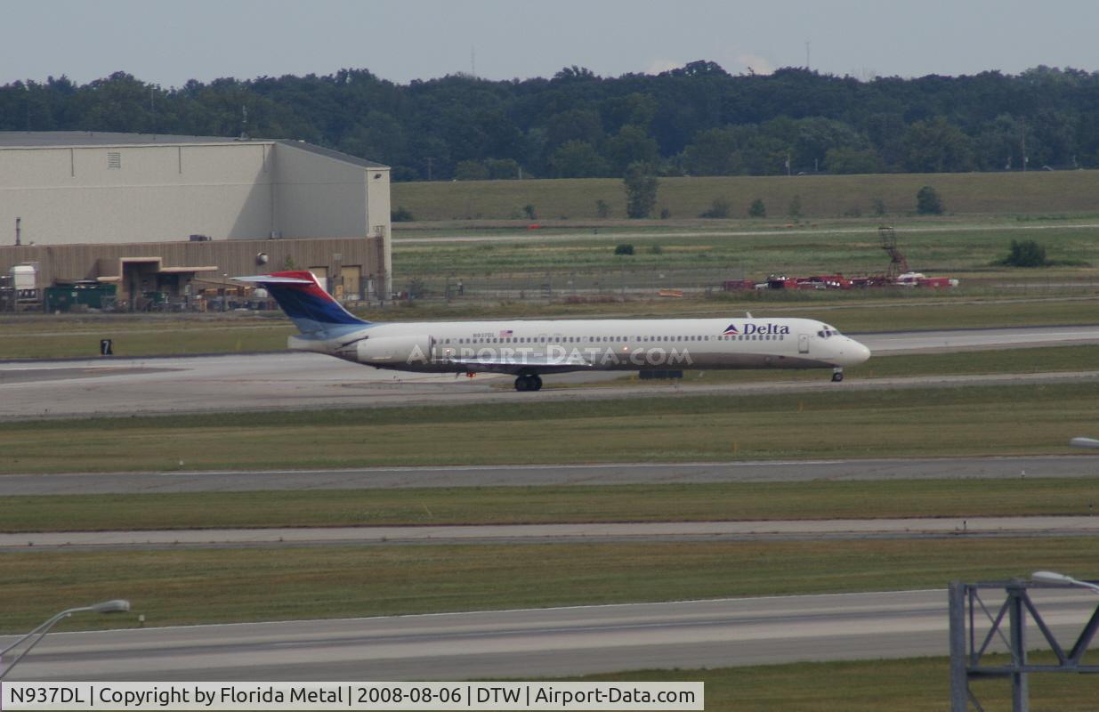 N937DL, 1989 McDonnell Douglas MD-88 C/N 49810, Delta MD-88