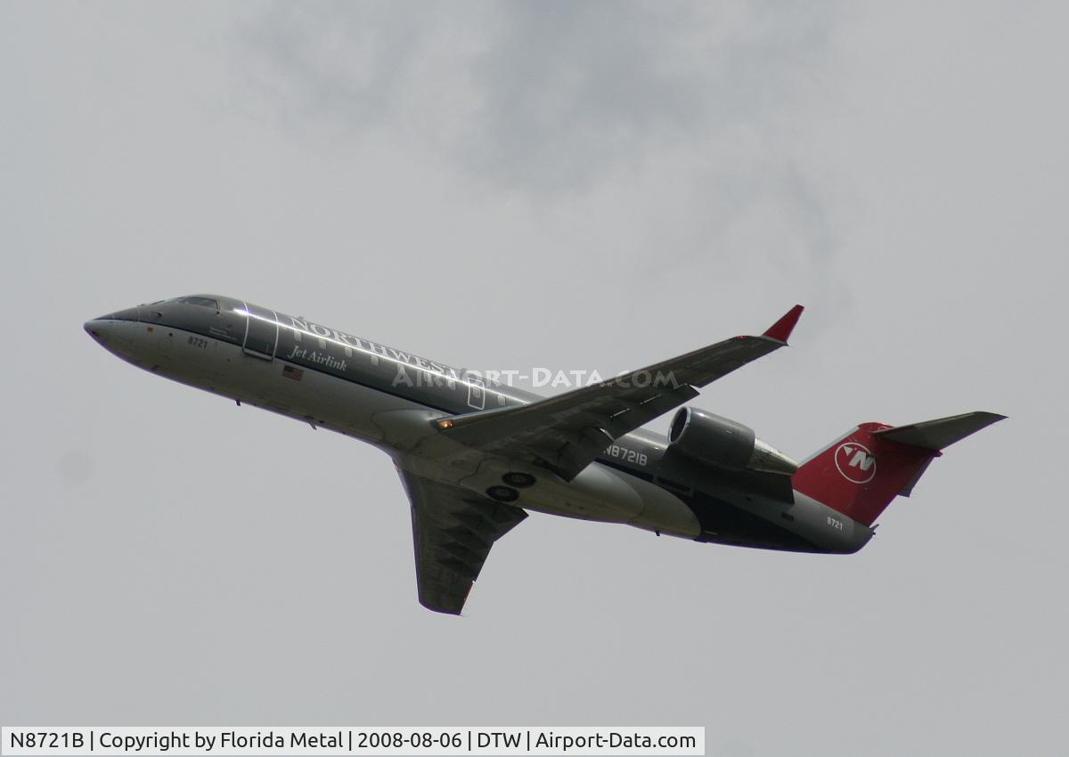 N8721B, 2002 Canadair CRJ-440 (CL-600-2B19) Regional Jet C/N 7721, Pinnacle CRJ-200