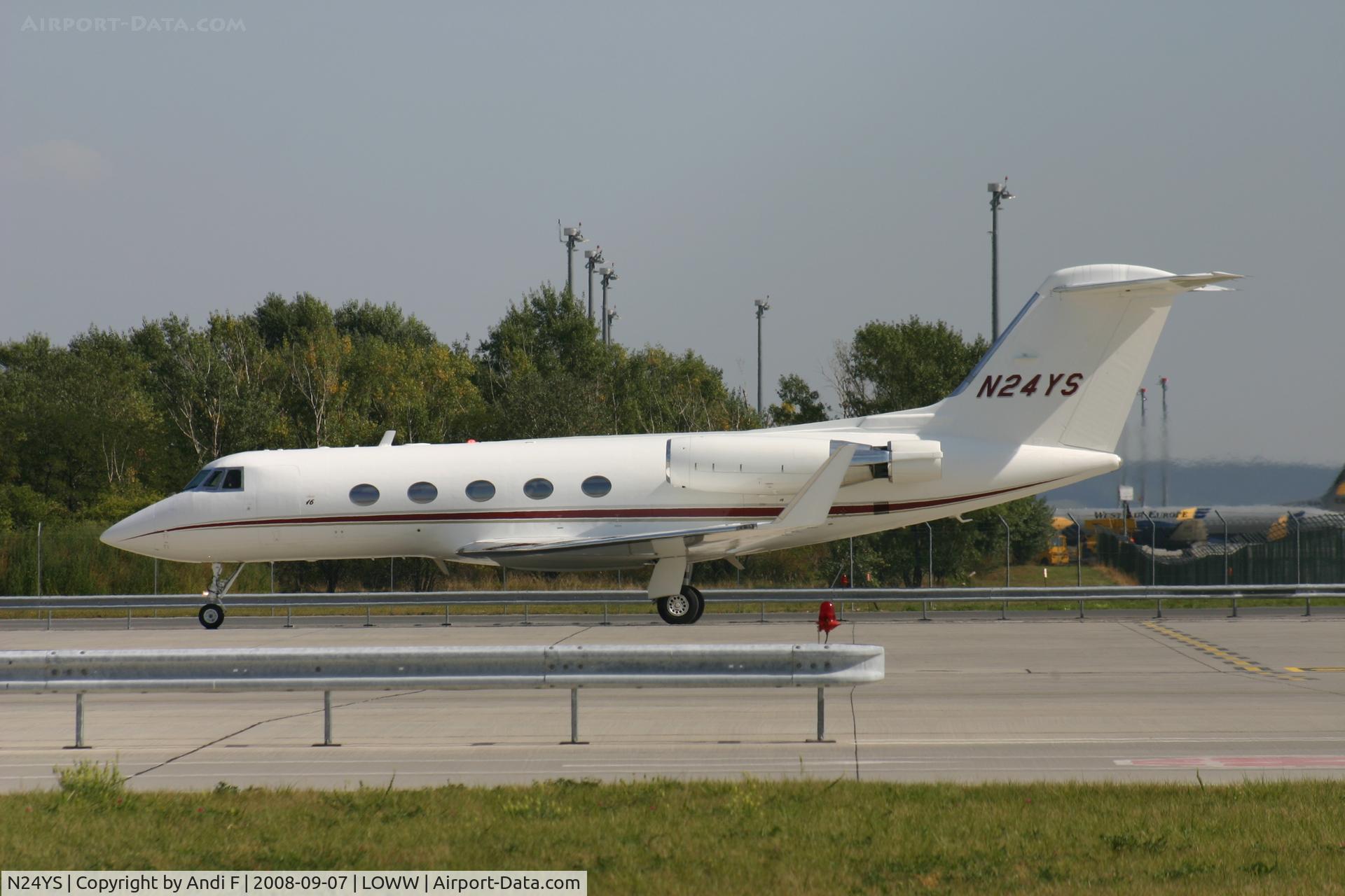 N24YS, 1968 Gulfstream Aerospace G-1159B Gulfstream II C/N 16, 2er 