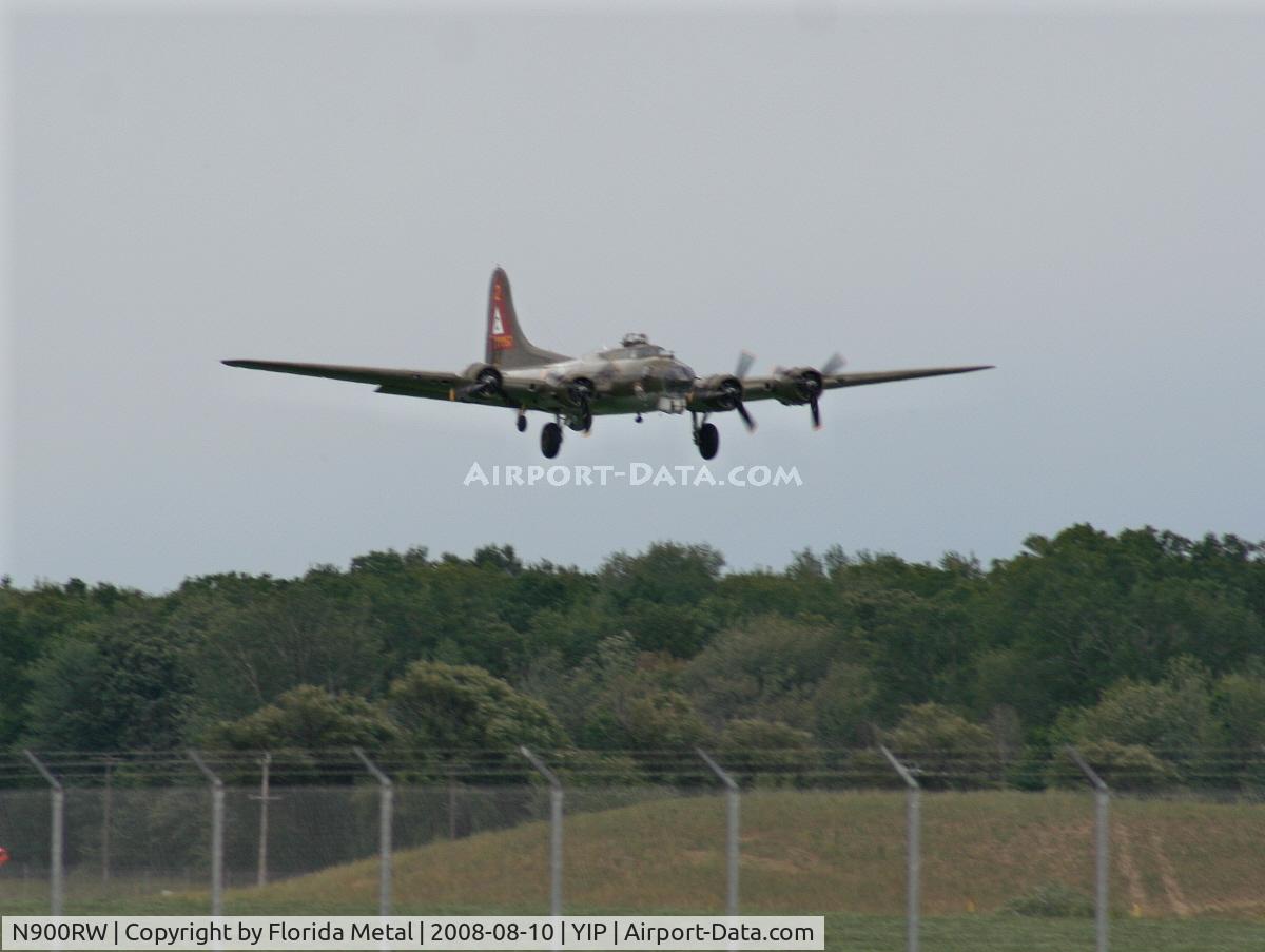 N900RW, 1944 Boeing B-17G Flying Fortress C/N 8627, B-17 Thunderbird