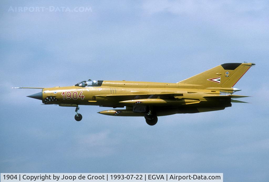 1904, 1978 Mikoyan-Gurevich MiG-21bis C/N 75061904, This MiG-21 was previously painted in the colours of Camel cigarettes. When arriving at Fairford the Camel titels had been removed.