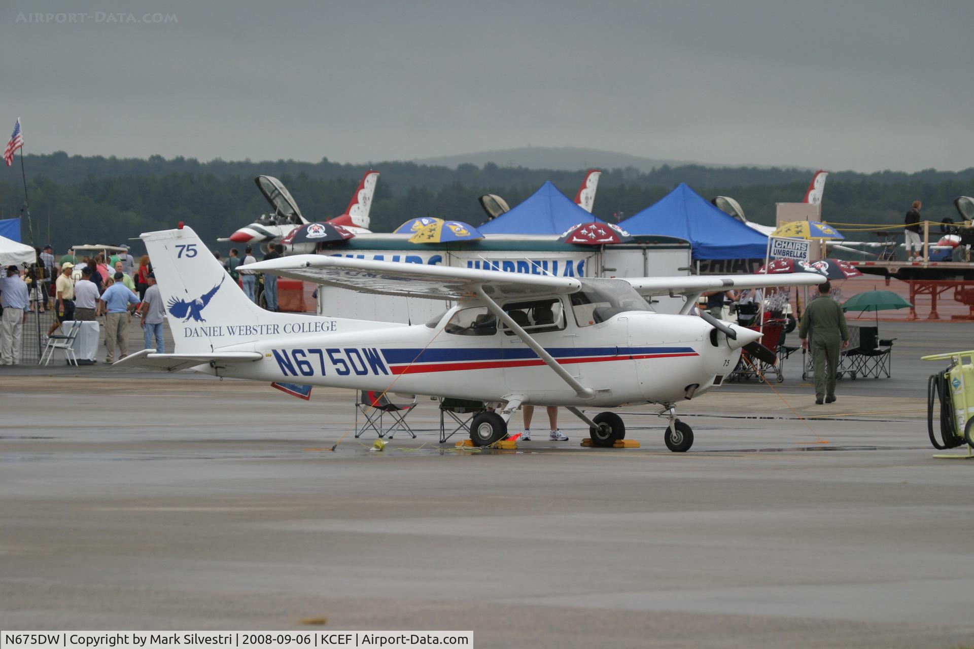 N675DW, 1999 Cessna 172R C/N 17280773, Westover ARB 2008