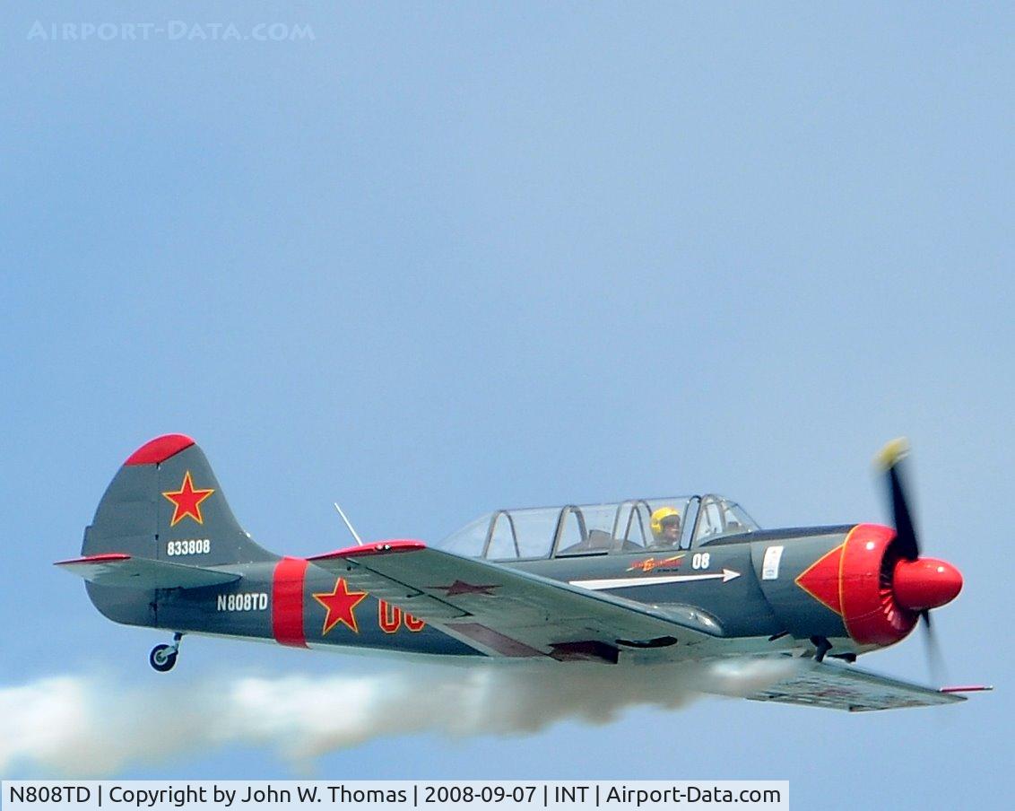 N808TD, Yakovlev (Aerostar) Yak-52 C/N 833808, Airshow Performance