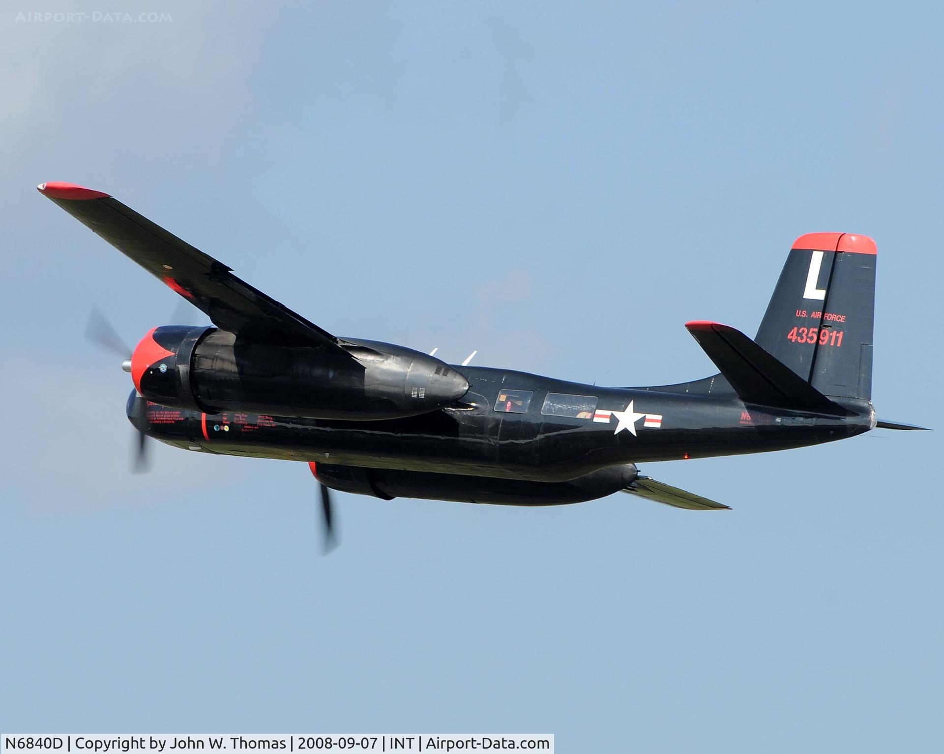 N6840D, 1945 Douglas A-26C Invader C/N 29190, Airshow Performance