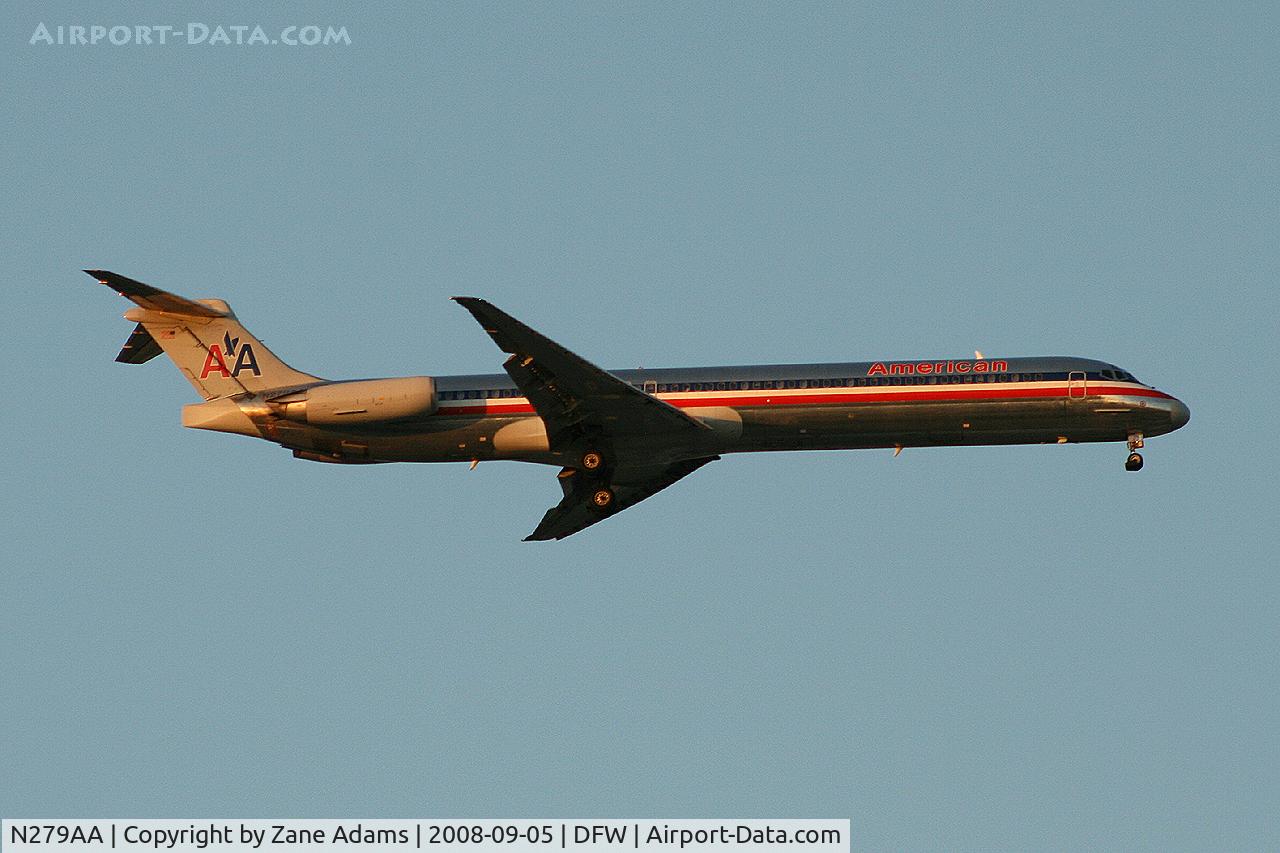 N279AA, 1985 McDonnell Douglas MD-82 (DC-9-82) C/N 49295, Landing 13R at DFW - taken from Southlake Carrol High School football stadium during the Friday night game.