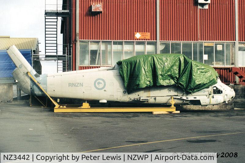 NZ3442, Kaman SH-2F Seasprite C/N 236, RNZN - 2001