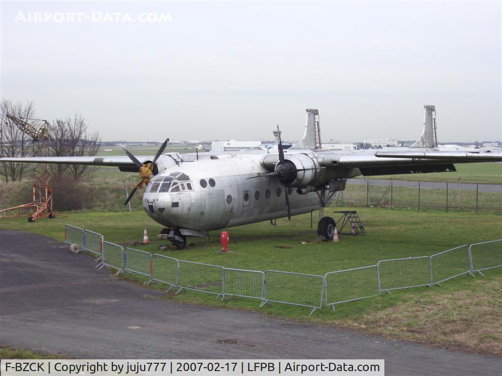 F-BZCK, Nord N-2501 Noratlas C/N 44, on restoration at Dugny