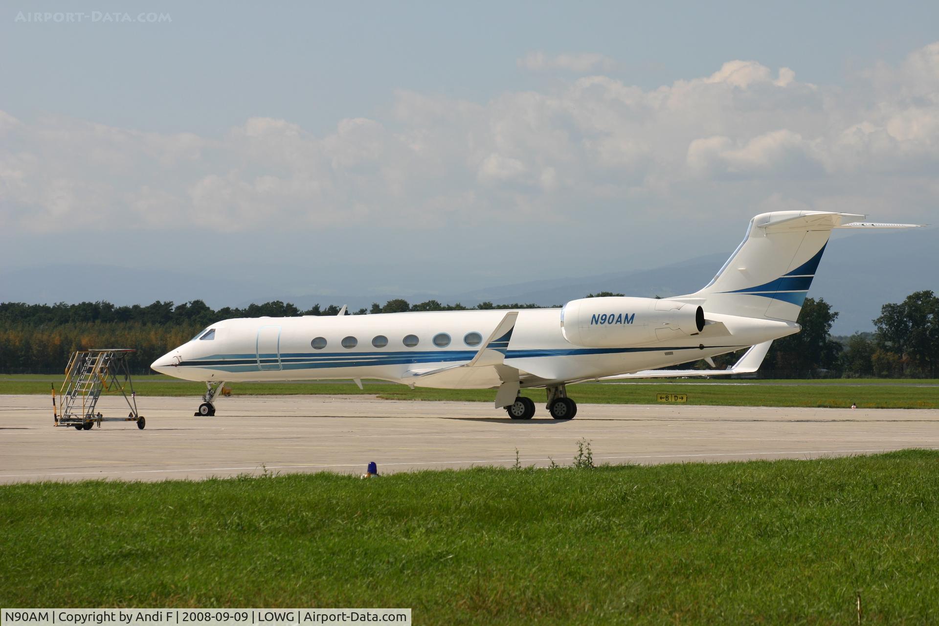 N90AM, 1999 Gulfstream Aerospace G-V C/N 592, LOL