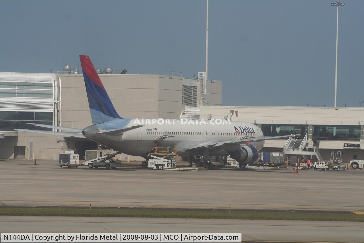 N144DA, 1999 Boeing 767-332 C/N 27584, Delta 767-300