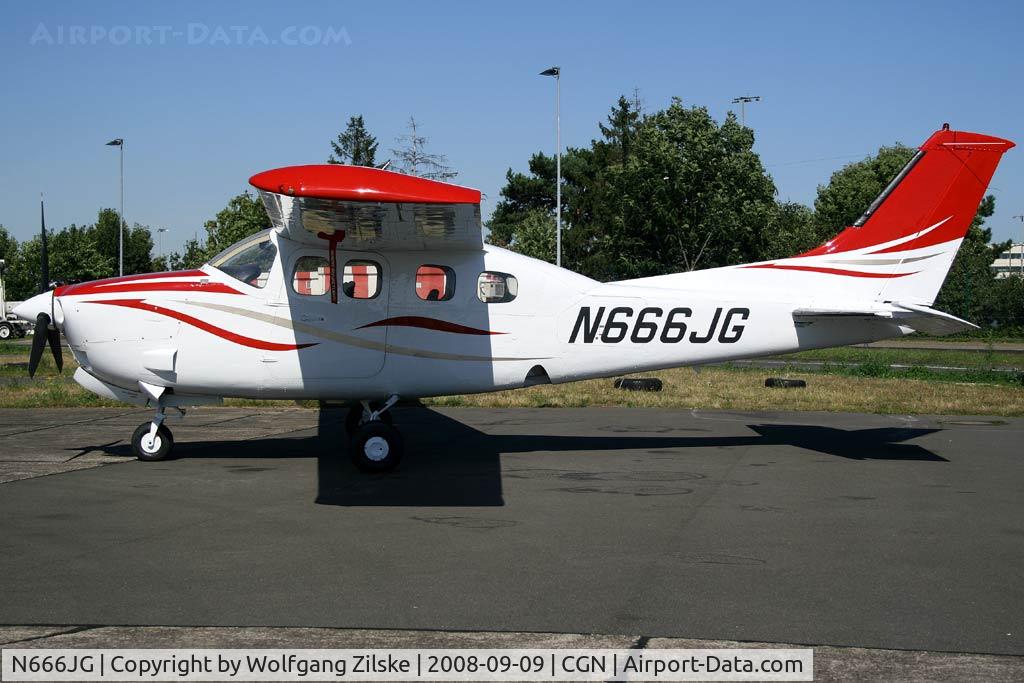 N666JG, 1981 Cessna P210N Pressurised Centurion C/N P21000657, visitor