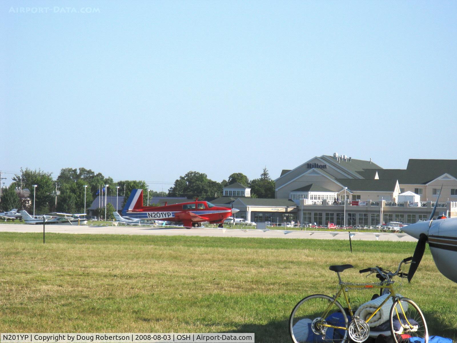 N201YP, 1978 Mooney M20J 201 C/N 24-0512, 1978 Mooney M20J 201, Lycoming IO-360 200 Hp, takeoff roll Rwy 09