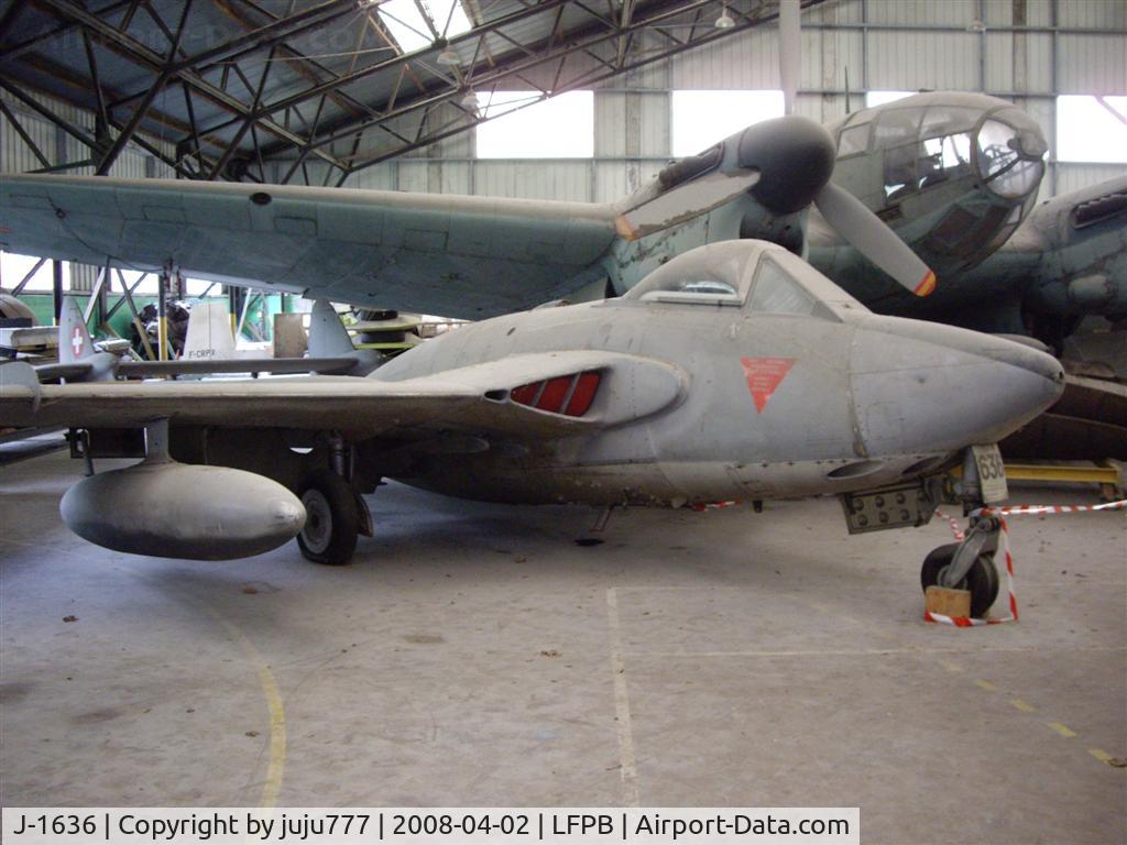 J-1636, De Havilland (F+W Emmen) DH-112 Venom FB.54 C/N 846, on preservation at Le Bourget Muséum