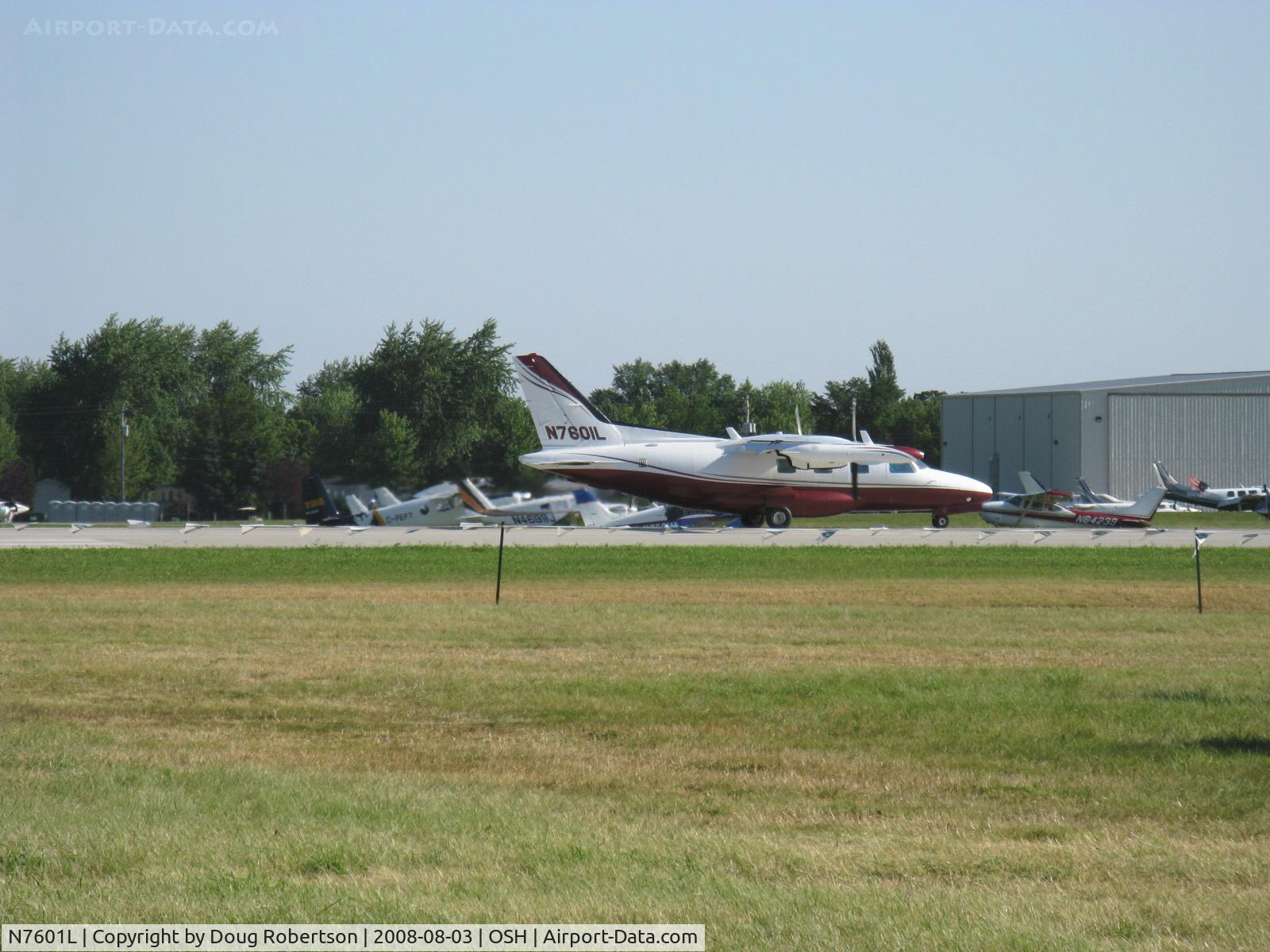 N7601L, Mitsubishi MU-2B-36A C/N 697SA, Mitsubishi MU-2B-36A, two Garrett Airesearch TPE331-25A Turboprops 575 shp each, takeoff roll Rwy 09