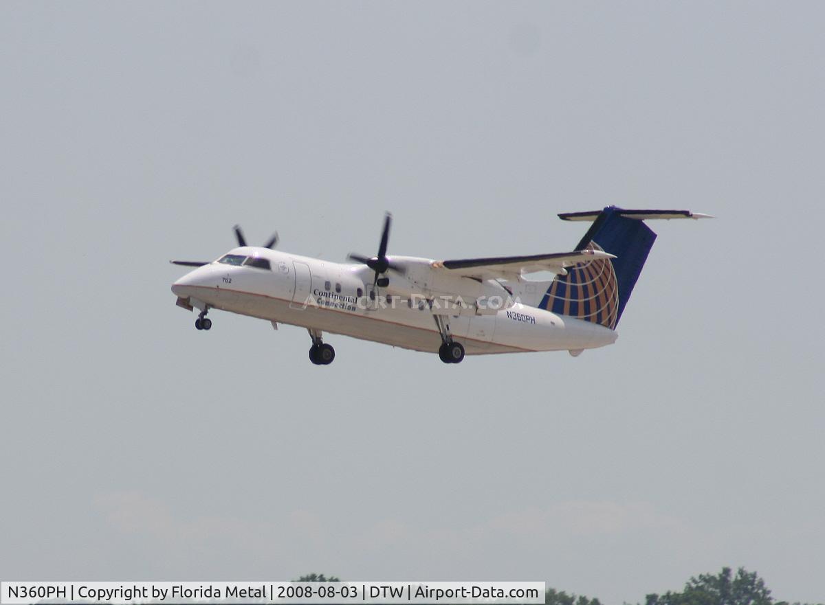N360PH, 1998 Bombardier DHC-8-202 Dash 8 C/N 515, Continental Connection Dash 8 departing to CLE