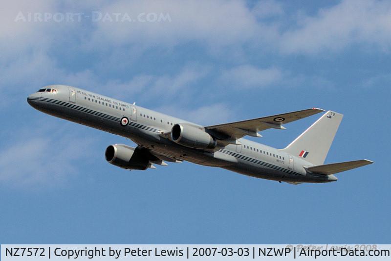 NZ7572, 1993 Boeing 757-2K2 C/N 26634, RNZAF