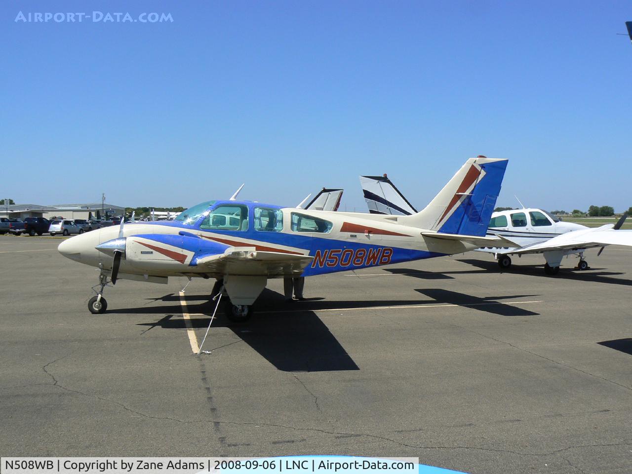 N508WB, 1975 Beech E-55 Baron C/N TE-1029, At Lancaster, TX