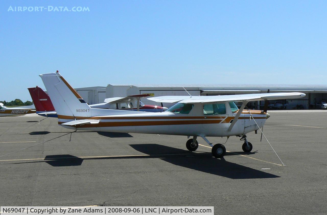 N69047, 1978 Cessna 152 C/N 15282459, At Lancaster, TX